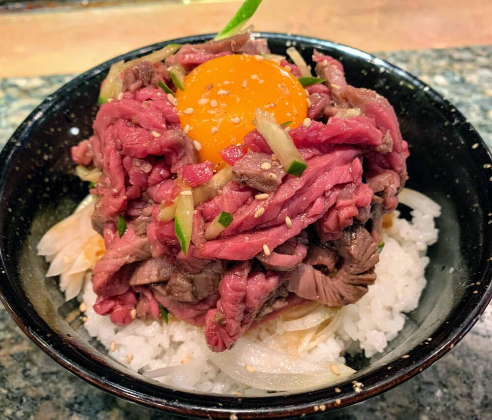 西宮北口駅前 鉄板肉酒場 とーせんぼ で ローストビーフ丼 を食べてきた にしつーグルメ 西宮つーしん