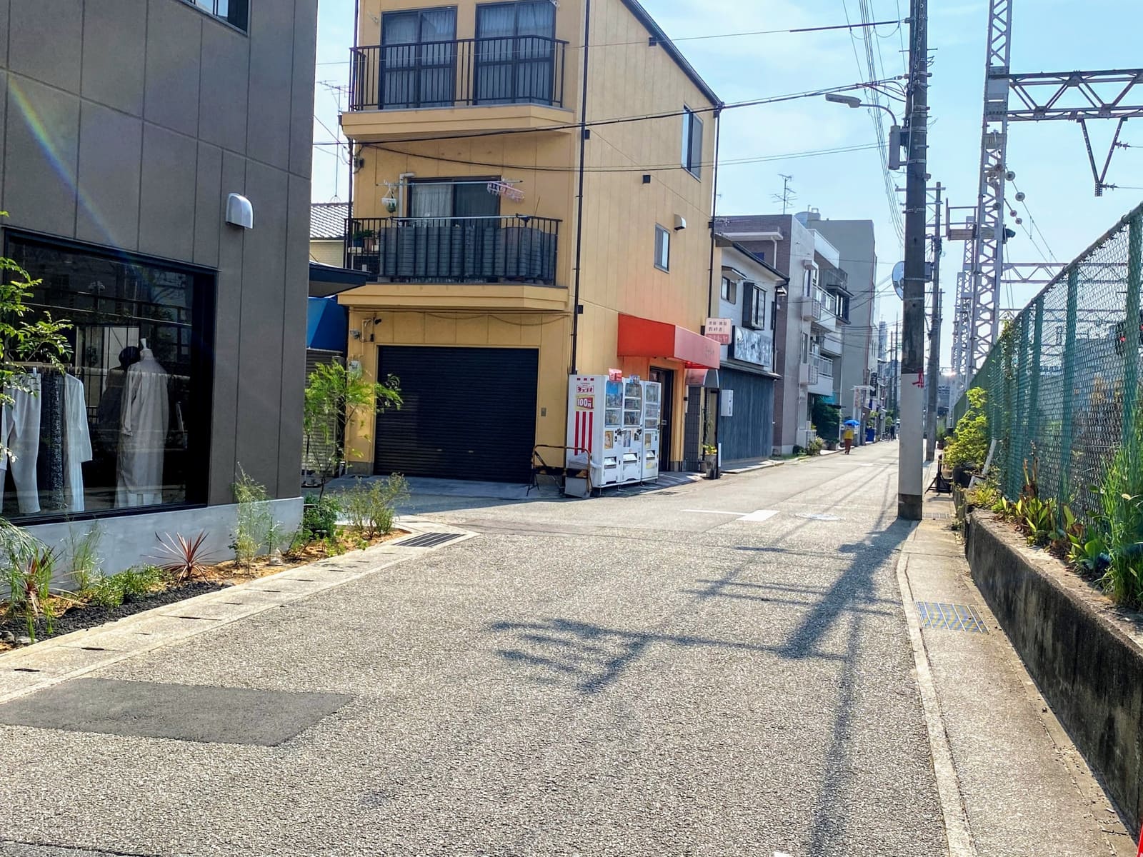 阪急線路ぞい西宮北口駅ちかく「OURHOME」ってインテリアショップが移転オープンしてる 西宮つーしん