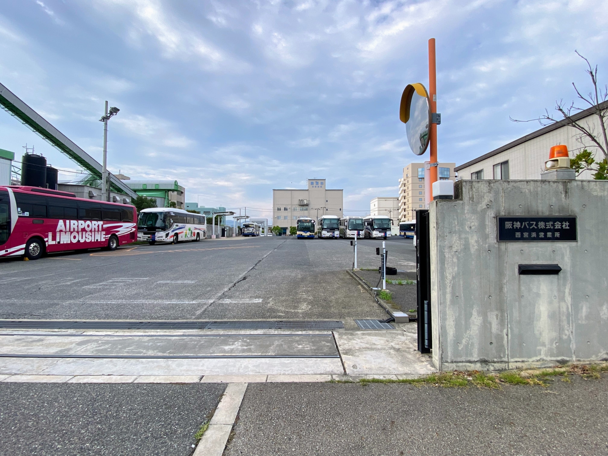 西宮浜で阪神バスの運転体験会があるみたい | 西宮つーしん