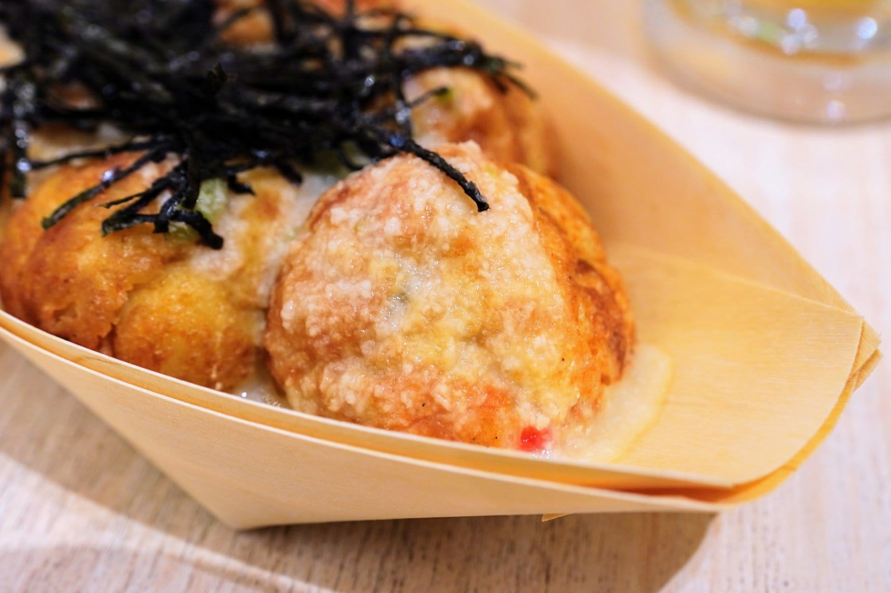 ガーデンズ秋限定グルメ「たこ焼 ごっつええ本舗」の『とろろわさびたこ焼』食べてきた【にしつーグルメ】 | 西宮つーしん